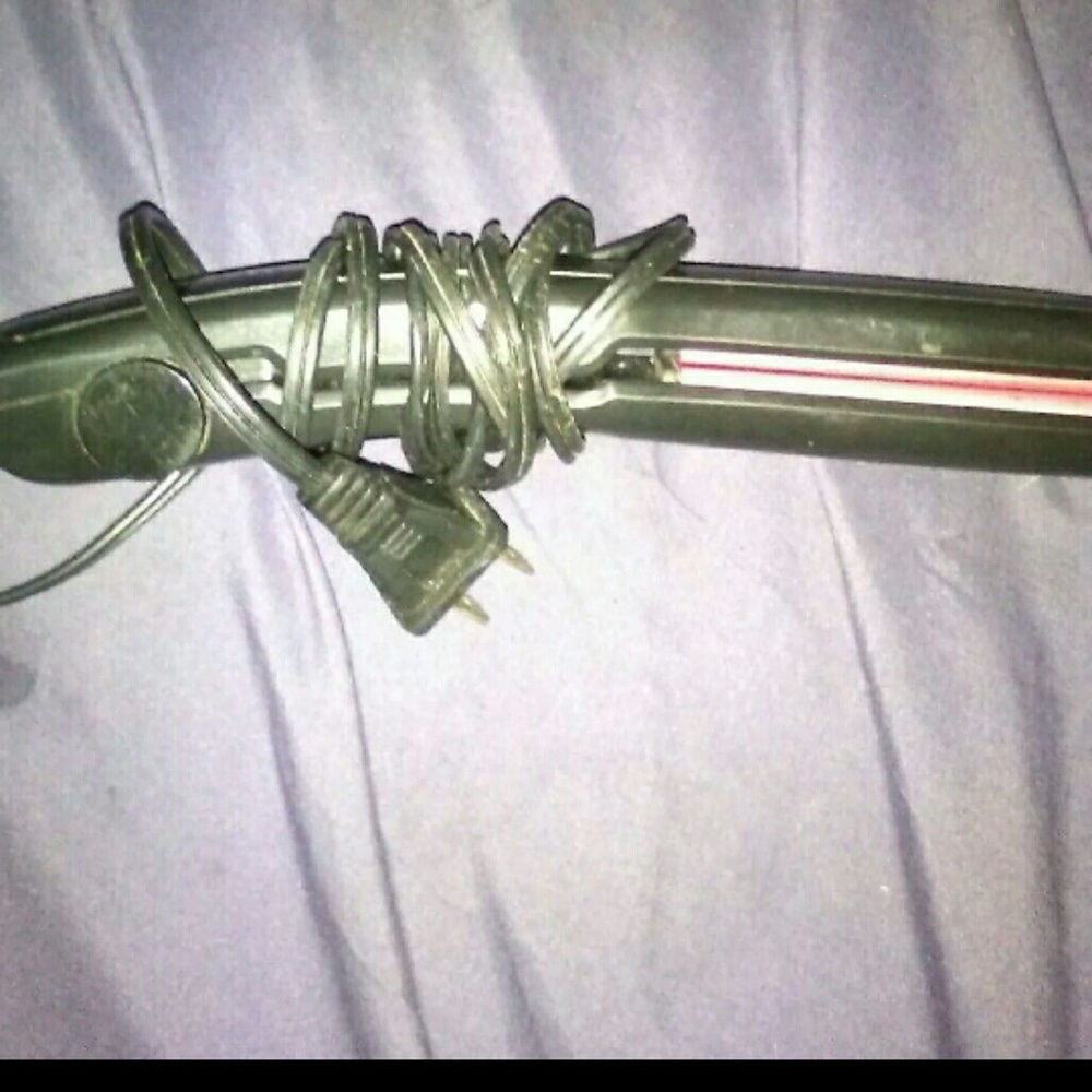 Revelon hair straightener